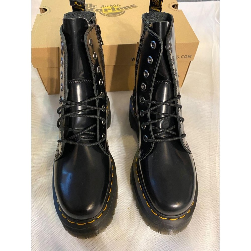 Dr. Martens Jadon Platform 8-Eye Boot / size 7